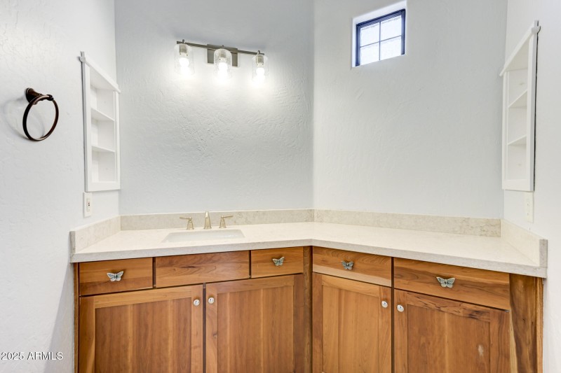 10212 E White Feather Ln-29