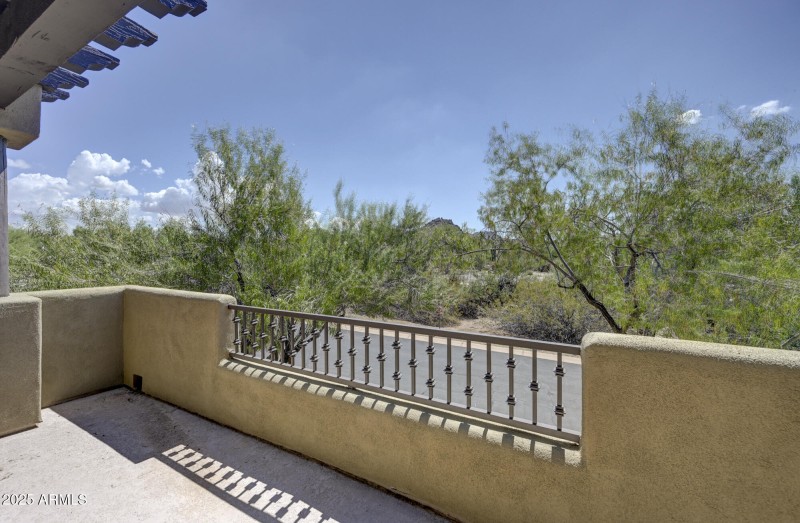 10212 E White Feather Ln-31