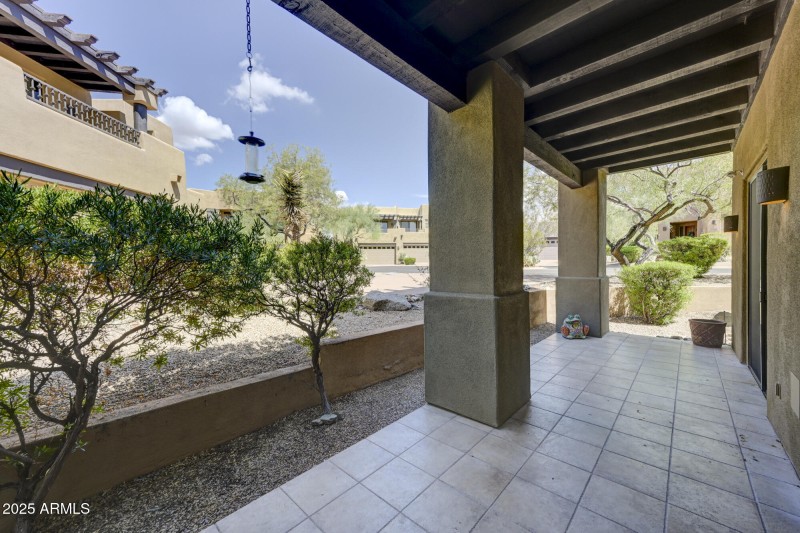 10212 E White Feather Ln-37