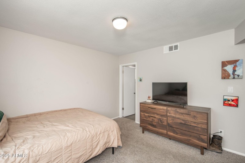 25-web-or-mls-557-s-visalia