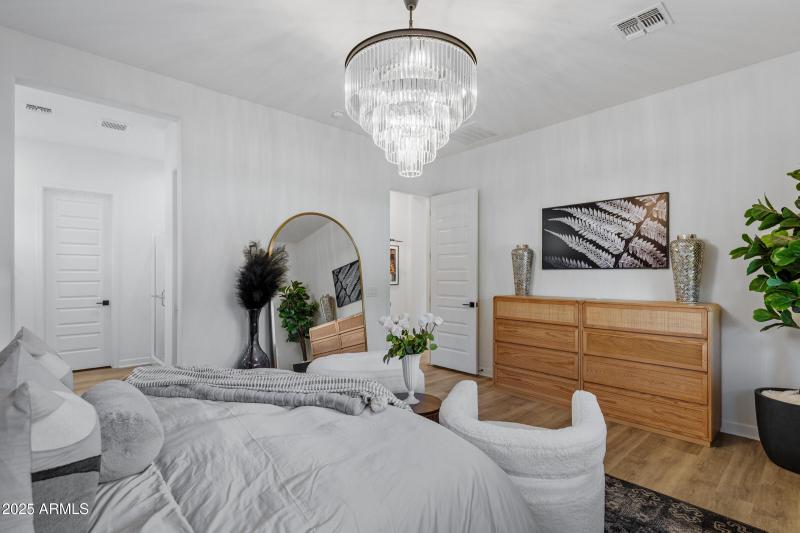 4030 W Serpentine Dr-23