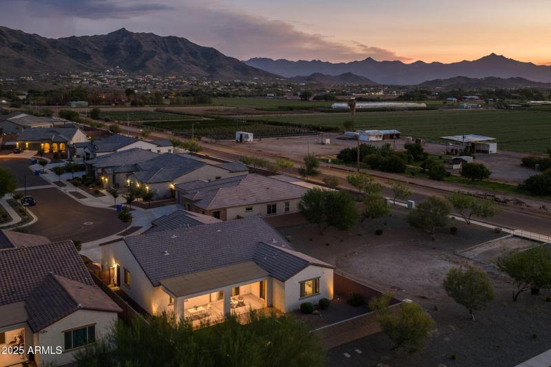 46-web-or-mls-2228 W Caldwell St, Phoeni