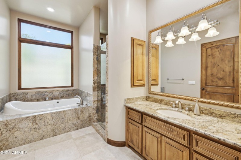 Bath & Shower @Office Casita