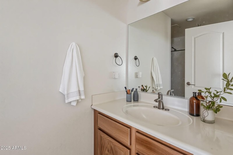 BATHROOM-UPSTAIRS2