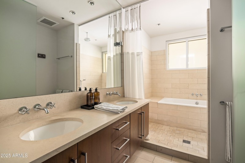 Safari Drive #3008-17