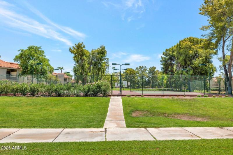 9445 N 94th Pl-large-003-027-TOD3299-150