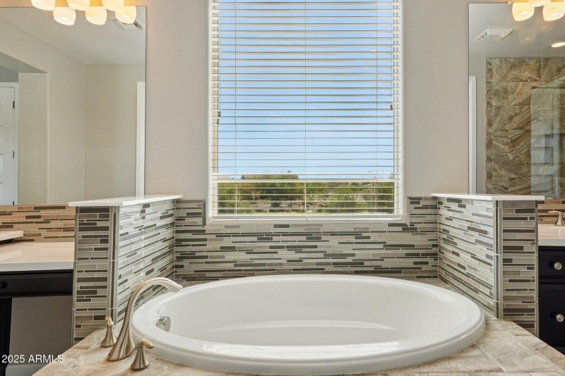 58-web-or-mls-S Girard St-S2908-058