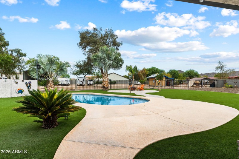 19__9430 W Mariposa Grande Ln