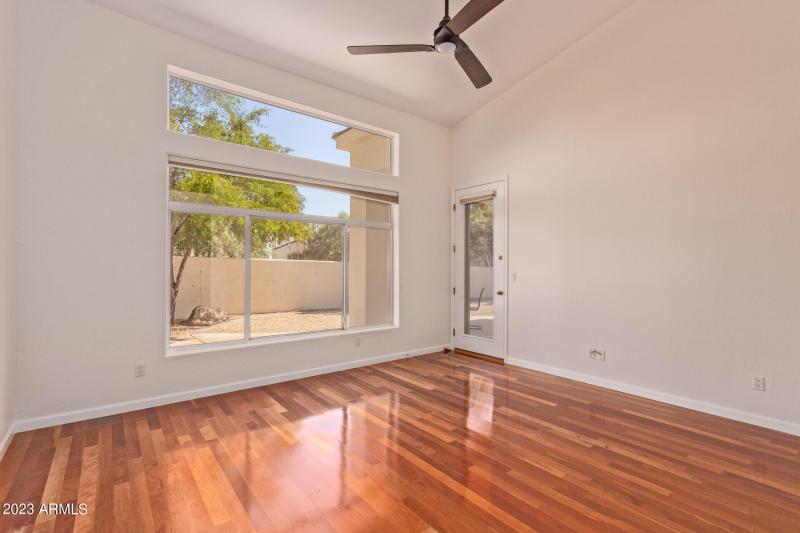 Master w Outside Entrance