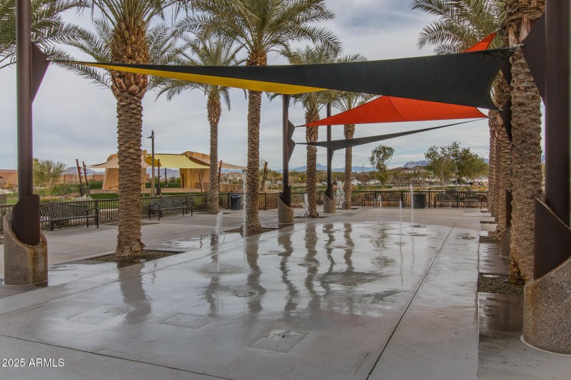 1) SPLASH PAD