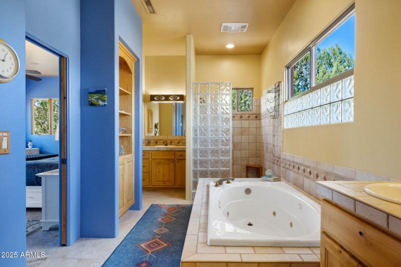 Primary Bathroom (2)