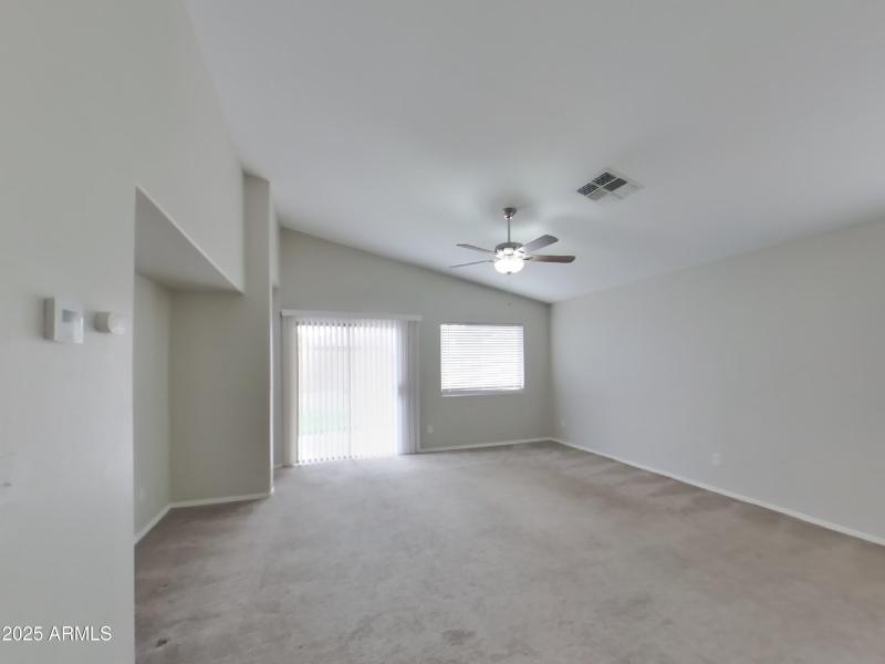 1_pc_Y2DdaVE3Ao_2LEdcJtamT_layout_2