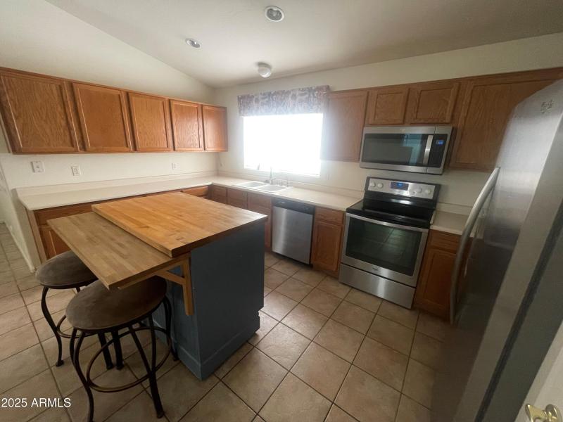 10379 W Tonopah Dr 19