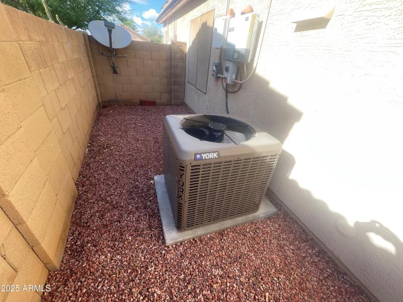 10379 W Tonopah Dr 50