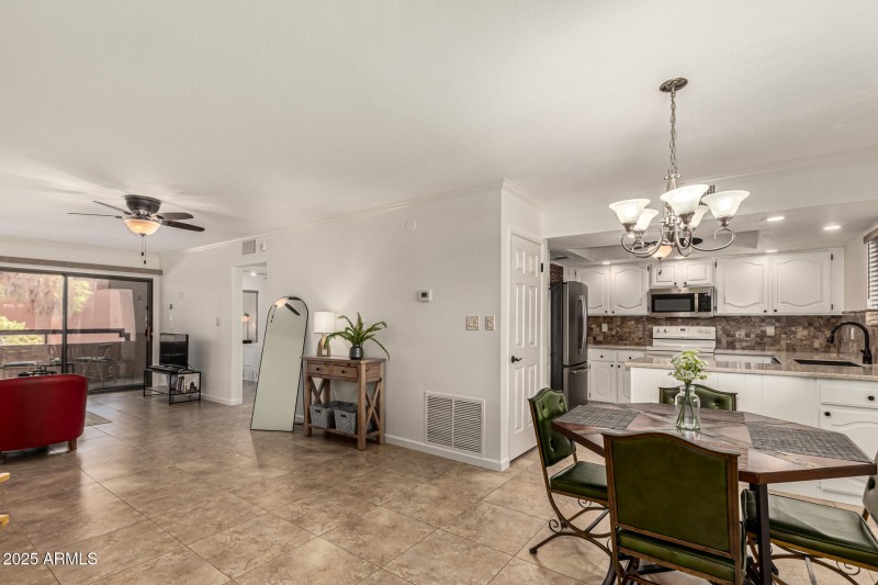 6 - Paradise Village