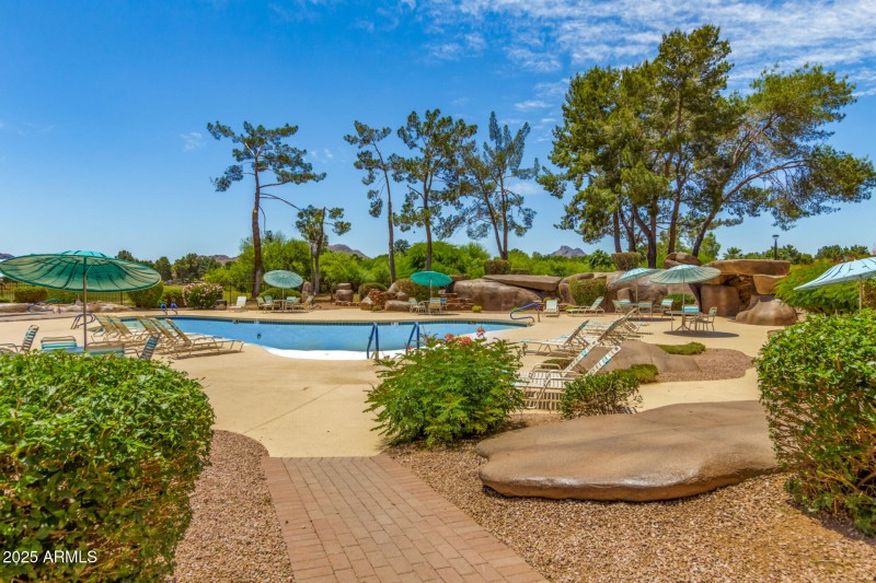 33 - Paradise Village