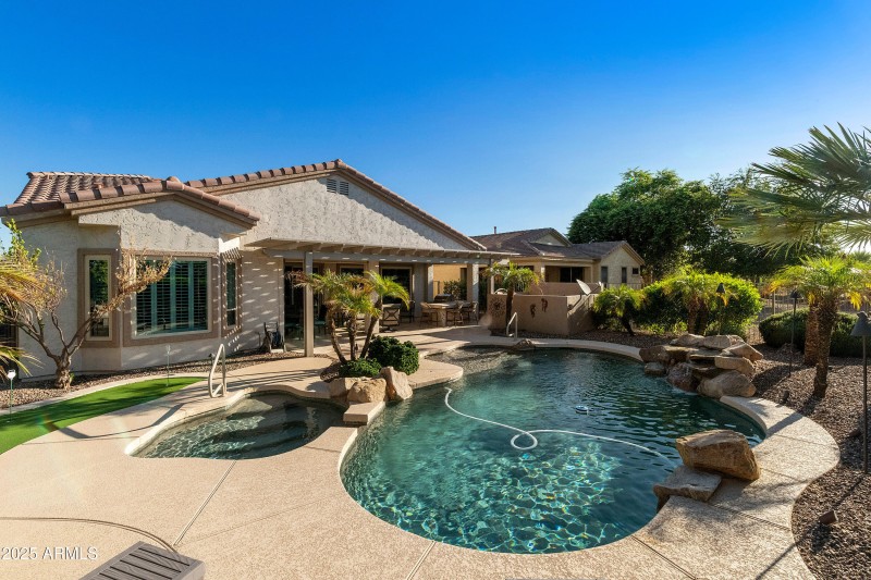 4267 E-037-033-DLB 4179-MLS_Size