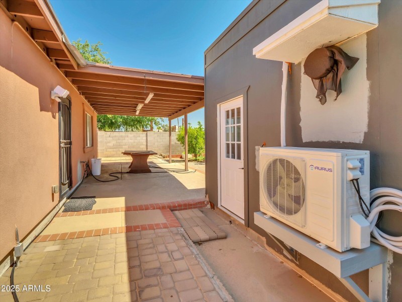 02-3421 W Country Gables Dr-2