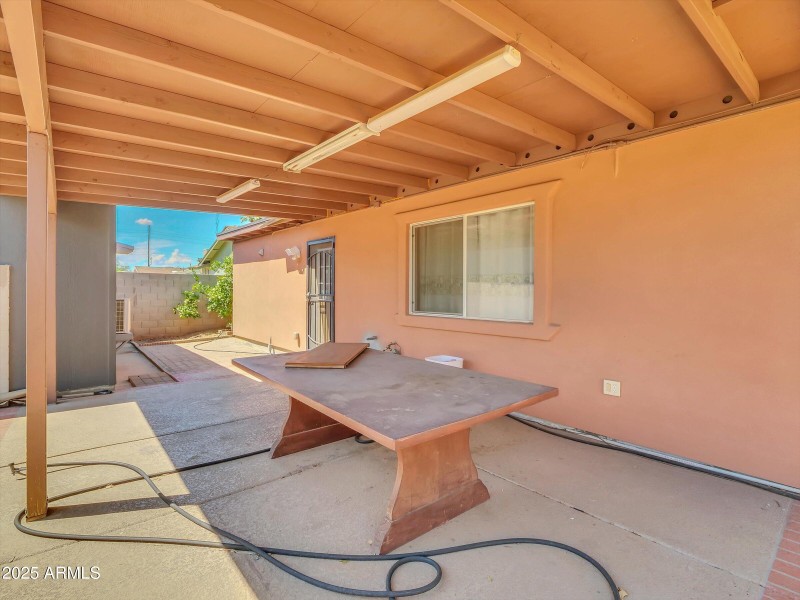 04-3421 W Country Gables Dr-4