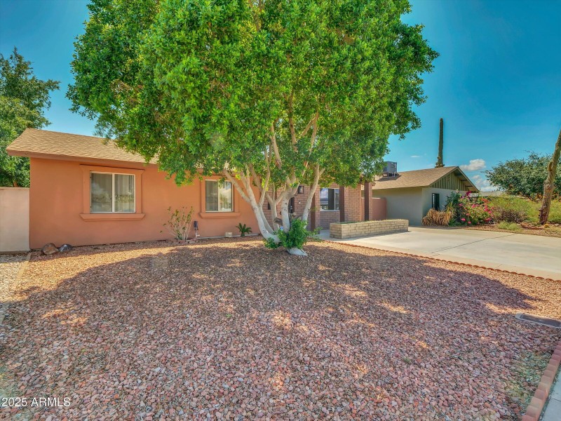 06-3421 W Country Gables Dr-6