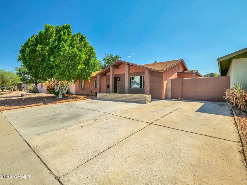 11-3421 W Country Gables Dr-11