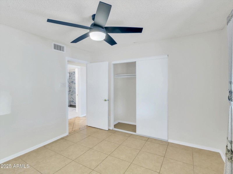 39-3421 W Country Gables Dr-39