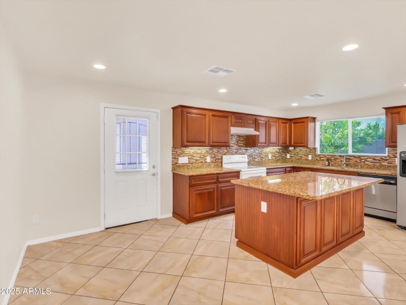 43-3421 W Country Gables Dr-43