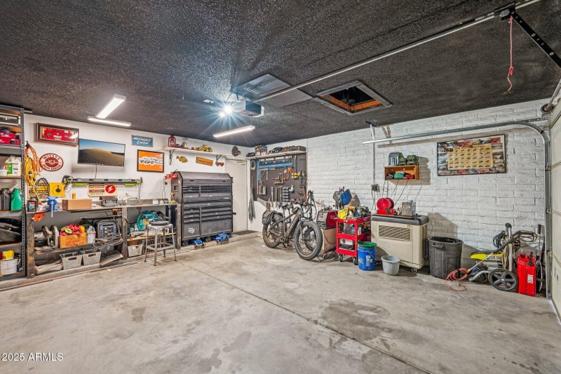 36-web-or-mls-W Caribbean Ln-S0909-036