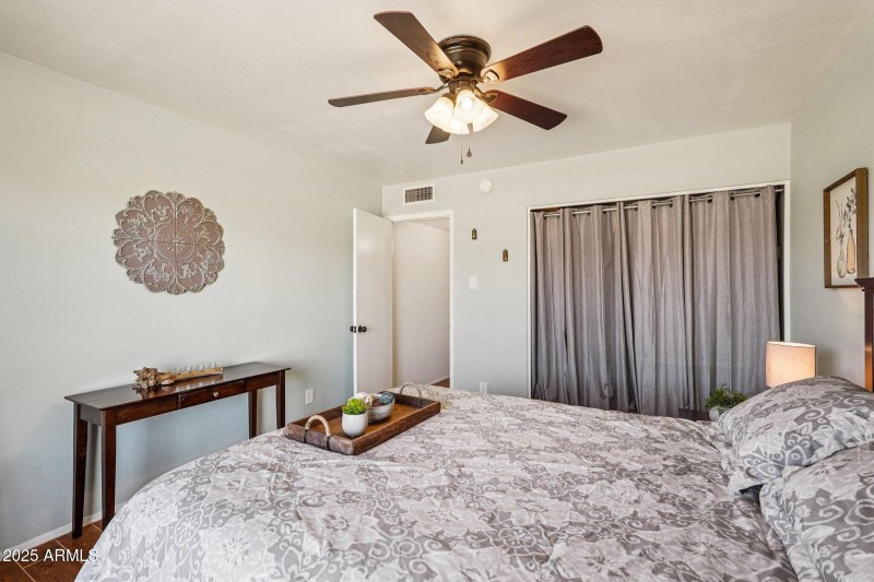 26-web-or-mls-W Caribbean Ln-S0909-026