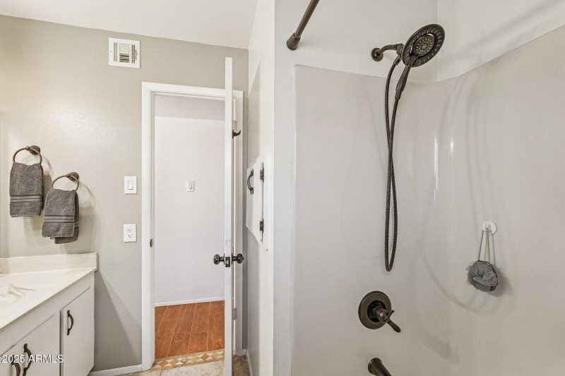 25-web-or-mls-W Caribbean Ln-S0909-025