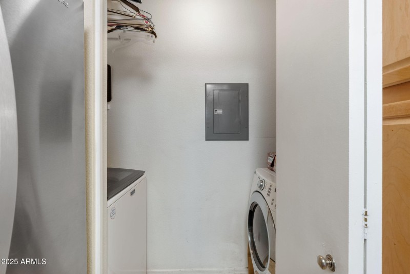 23-web-or-mls-1880-e-morten-ave-221