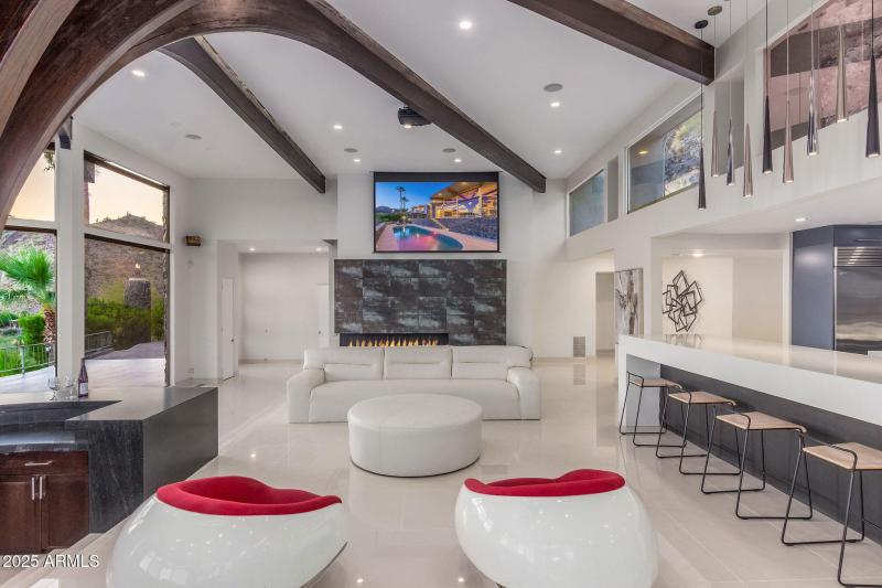 OPEN SPACES FOR ENTERTAINING