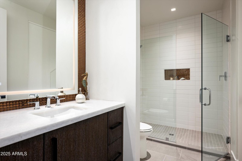 038_Guest Room Ensuite 2