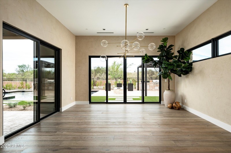 dining room to back patio