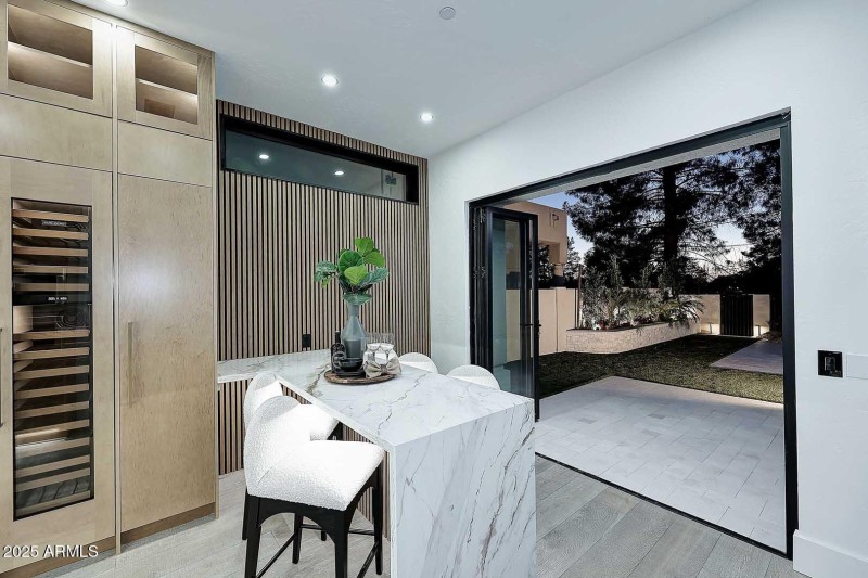 Night-Kitchen-Breakfast Bar