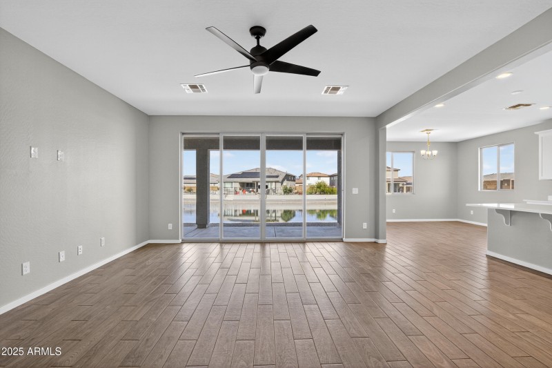 12_012_034_agent_mclake