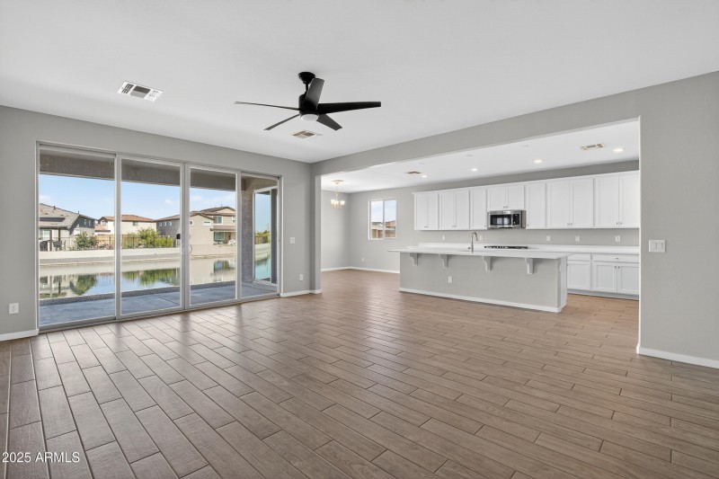 13_013_037_agent_mclake