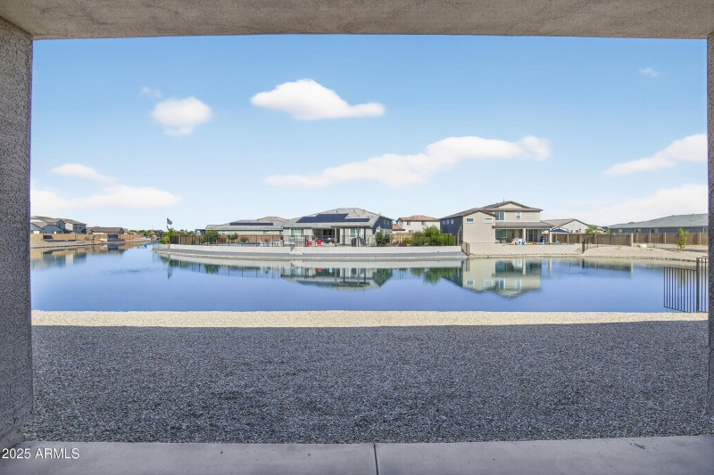 33_033_098_agent_mclake