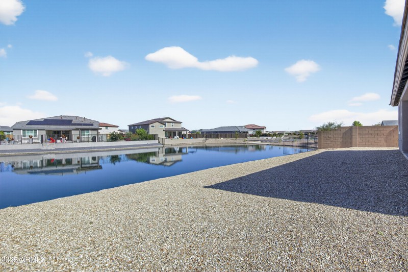 37_037_109_agent_mclake