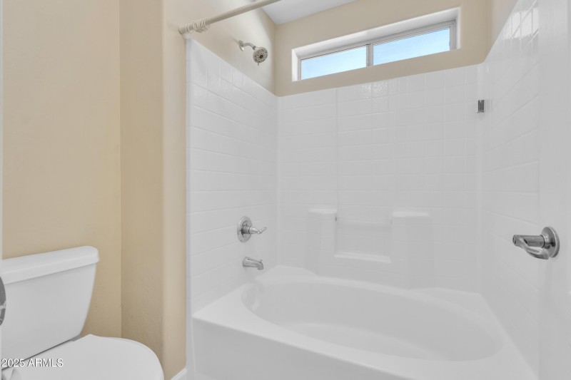 Primary bath w/door