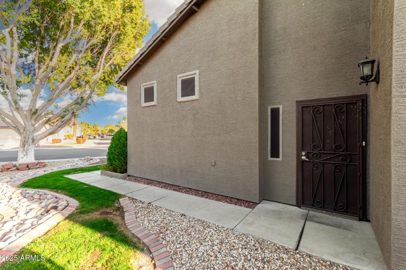 Private Side Entry Walkway