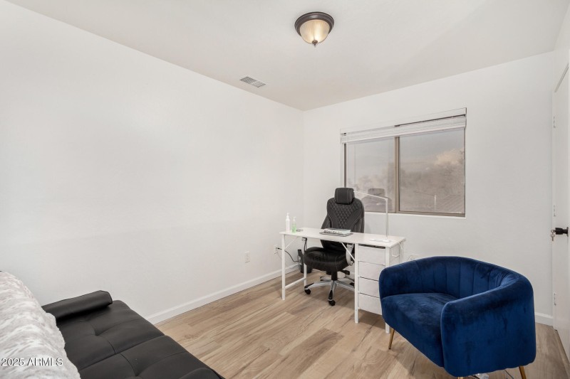 Guest Room or Office Space