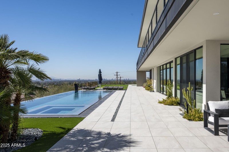 4725 E 56th St Phoenix-76