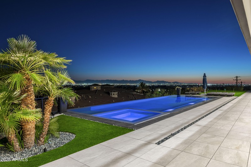 4725 E 56th St Phoenix-79