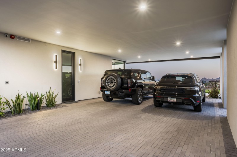 4725 E 56th St Phoenix-84