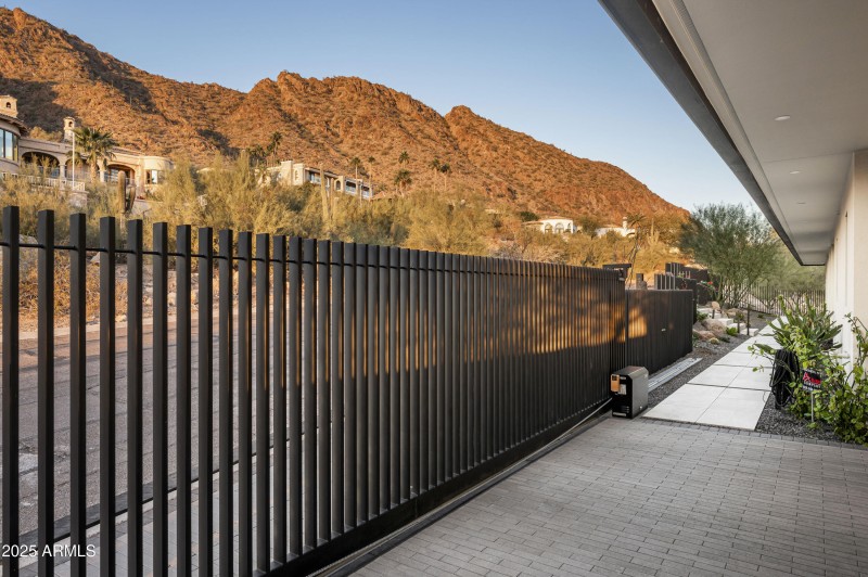 4725 E 56th St Phoenix-85