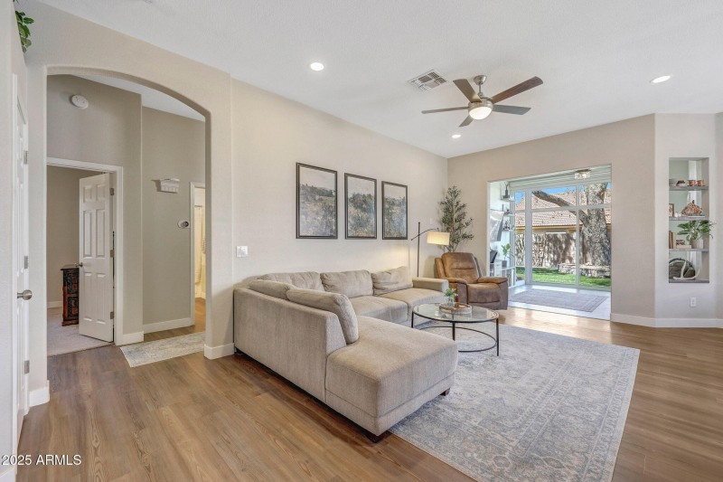 Living Room to Bonus/Flex Room