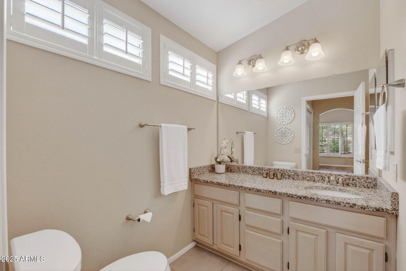 Primary Bath w/ newer fixtures