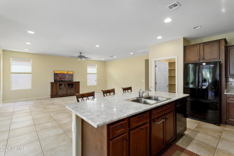 14-Kitchen