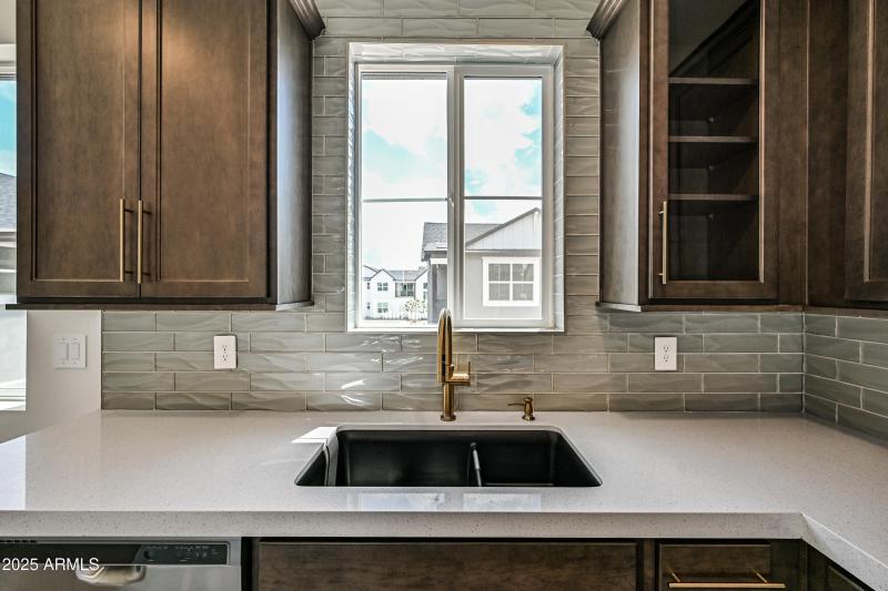 13-11300NCDD1061-ocupix